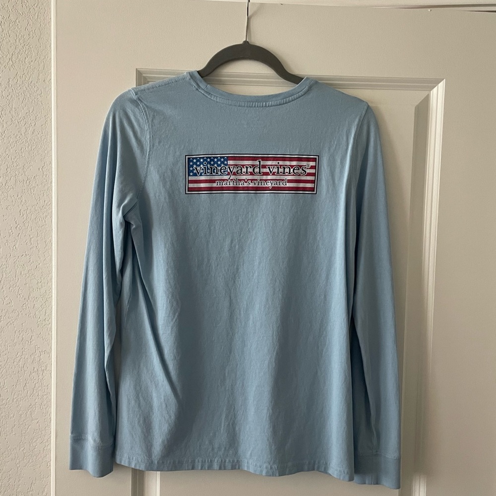 Vineyard Vines American flag logo tee